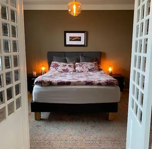 Charming Two Bedroom Apartment In Vesturbaer Donwtown Reykjavik